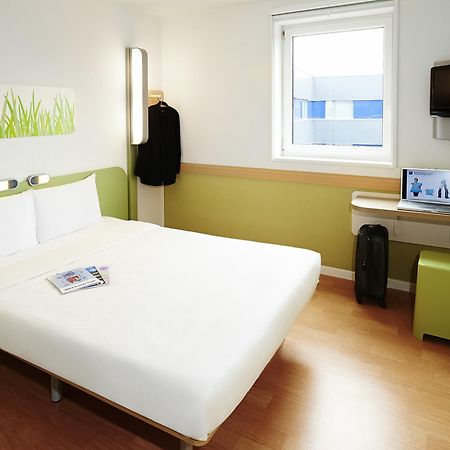 Ibis Budget Lleida Bagian luar foto