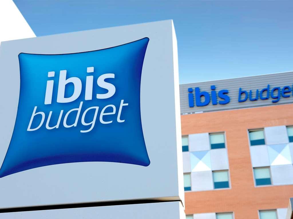 Ibis Budget Lleida Bagian luar foto