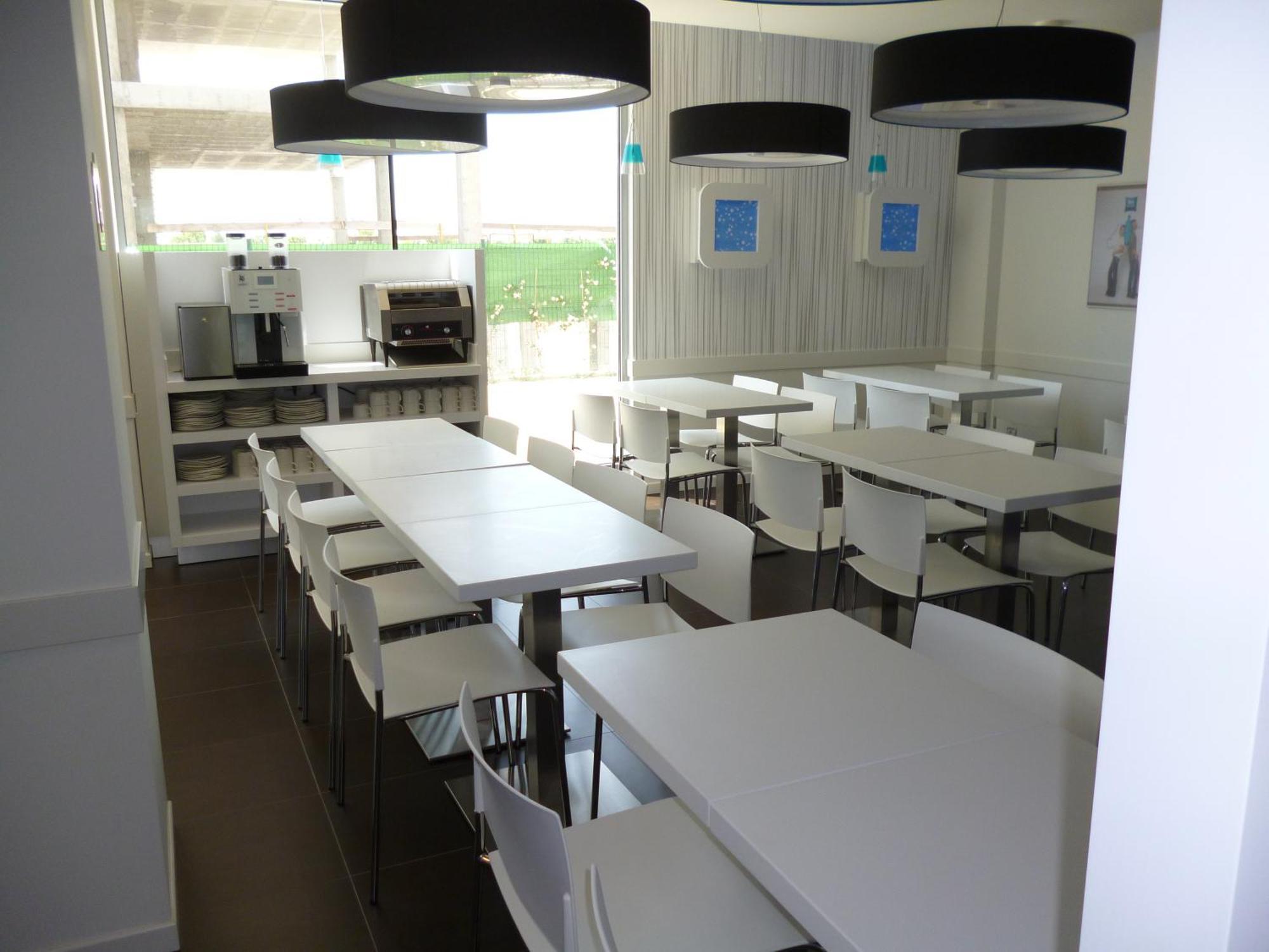 Ibis Budget Lleida Bagian luar foto