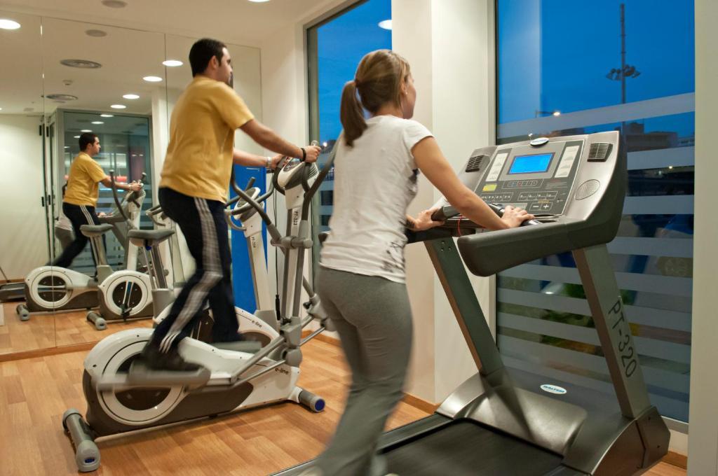 Ibis Budget Lleida Bagian luar foto