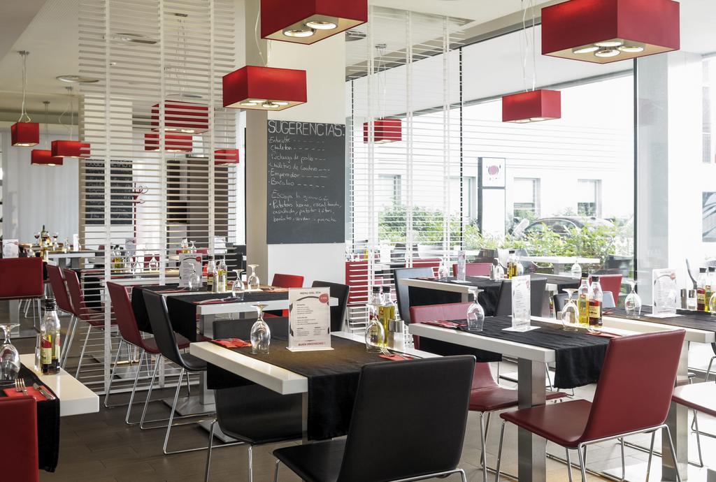 Ibis Budget Lleida Bagian luar foto