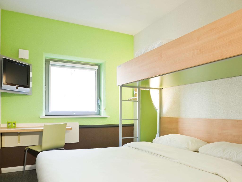 Ibis Budget Lleida Bagian luar foto