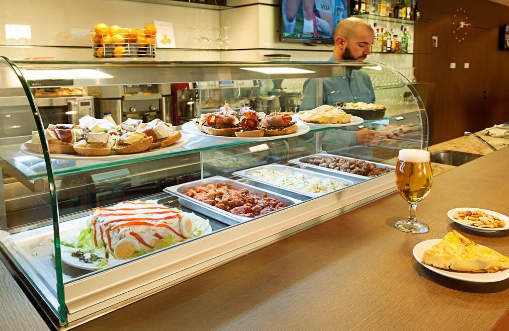 Ibis Budget Lleida Bagian luar foto