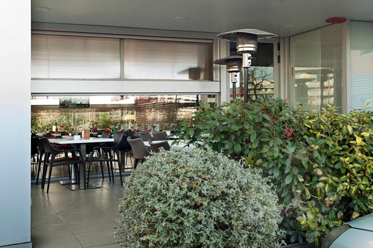 Ibis Budget Lleida Bagian luar foto