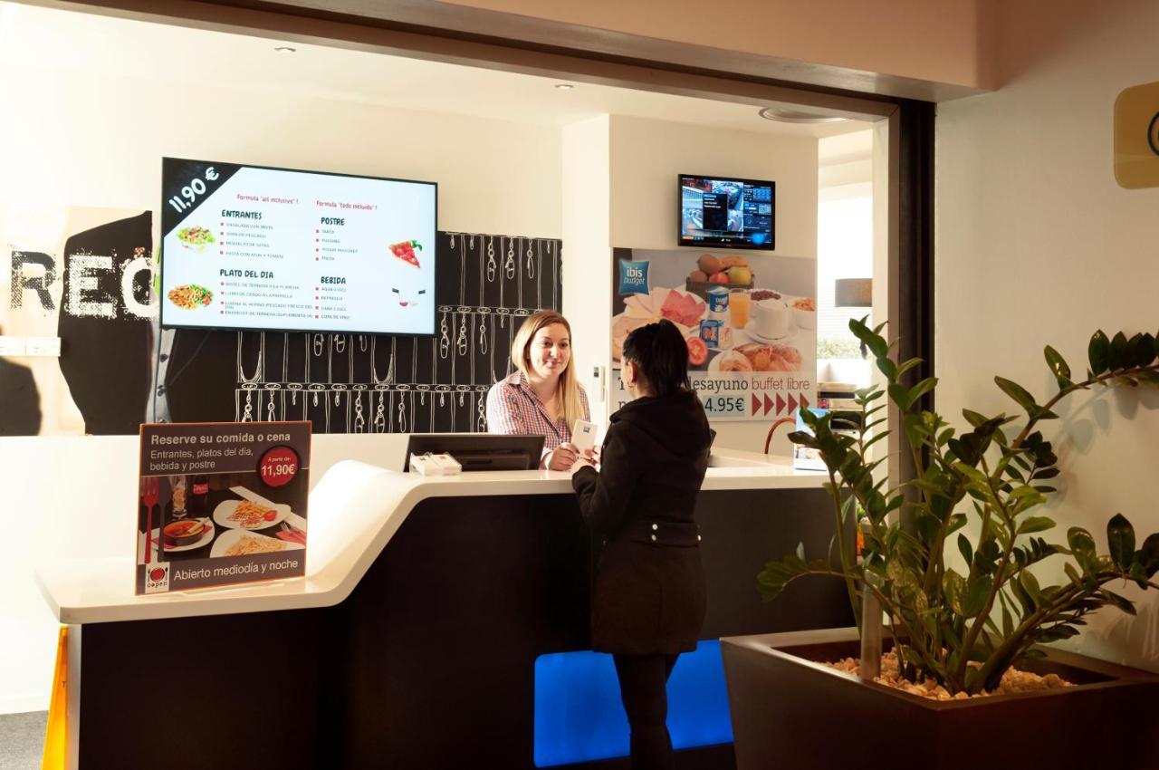Ibis Budget Lleida Bagian luar foto