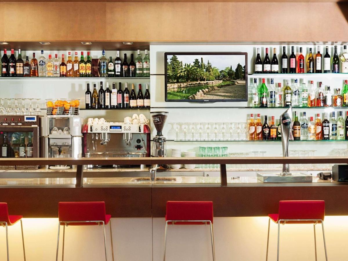 Ibis Budget Lleida Bagian luar foto