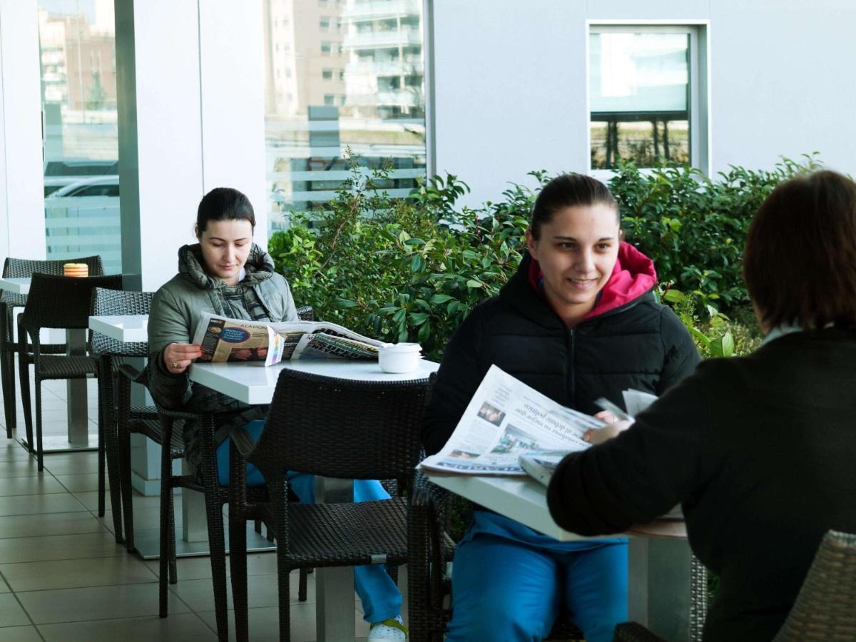 Ibis Budget Lleida Bagian luar foto