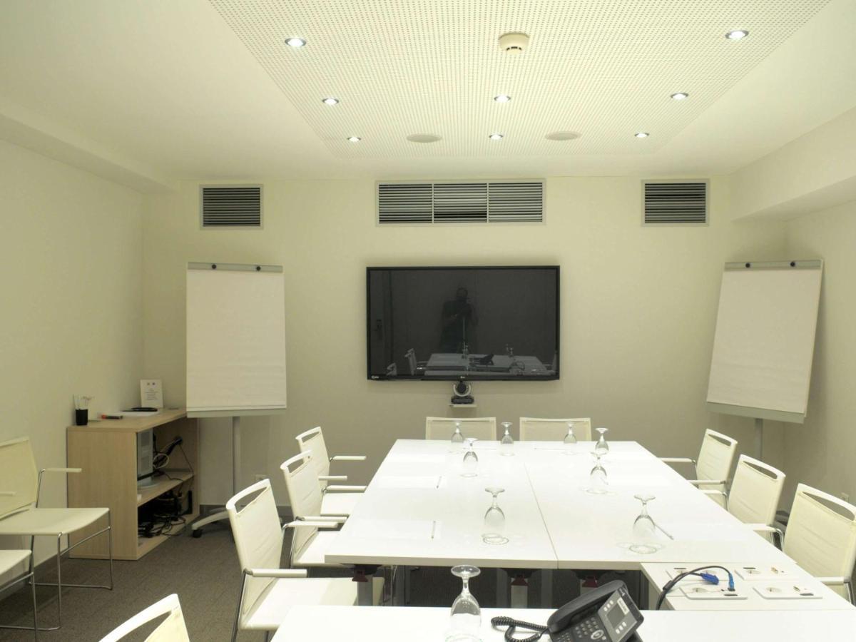 Ibis Budget Lleida Bagian luar foto