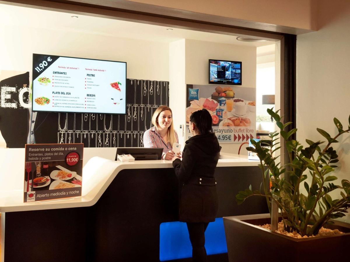 Ibis Budget Lleida Bagian luar foto
