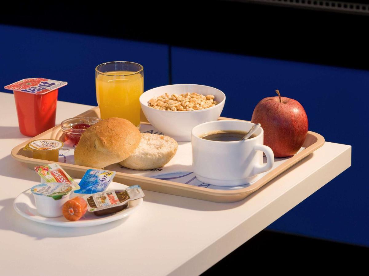 Ibis Budget Lleida Bagian luar foto